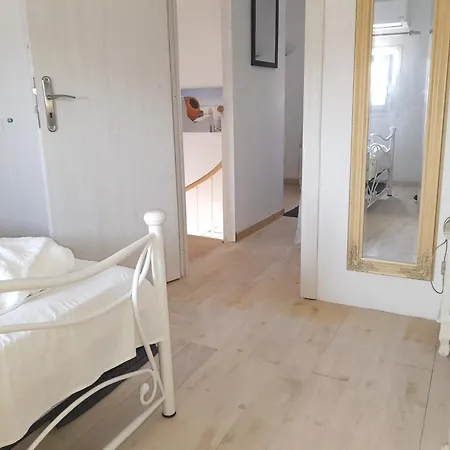 Atlantis - By S Paradise - Outdoor Jacuzzi & Seaview