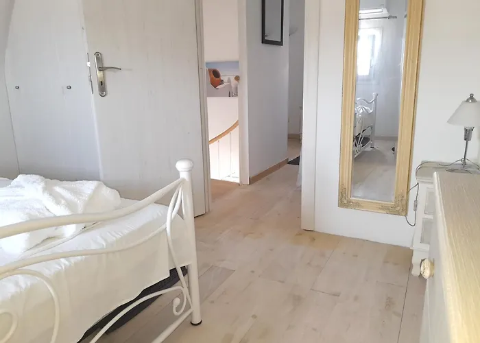 Atlantis - By S Paradise - Outdoor Jacuzzi & Seaview